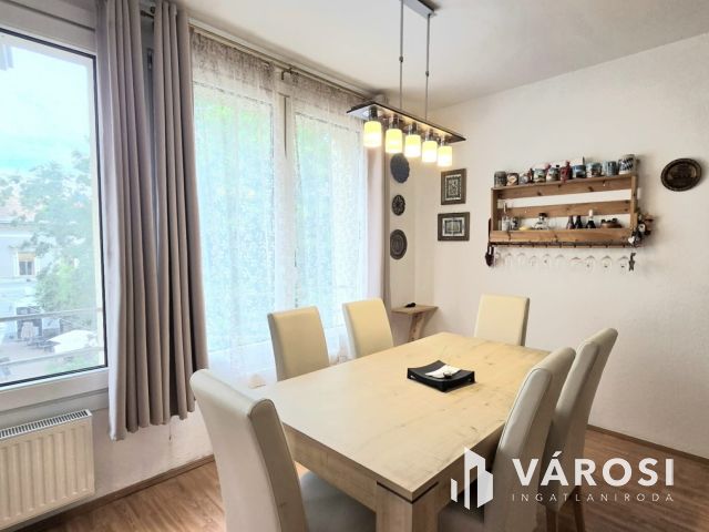 Belvárosi, toplistás helyen 3 szobás lakás-Debrecen
