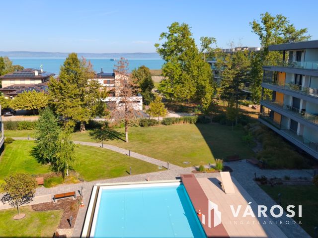 Exkluzív, balatoni panorámás lakás kiadó