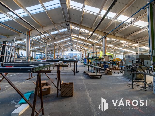 Óriás műhely, szerelőcsarnok, raktár kiadó a Soroksári úton