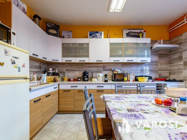 Kiadó irodaépület a Soroksári úton