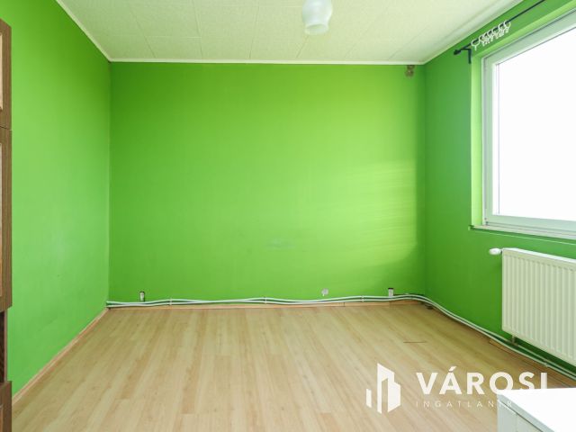 Békésen panel lakás eladó