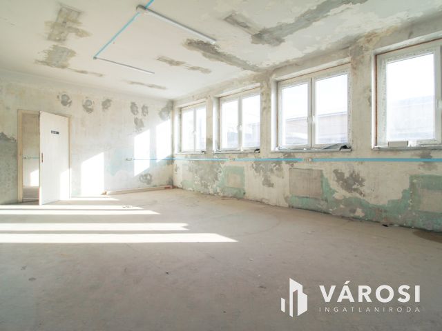 Eladó ipari csarnok Csepelen