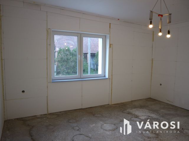Rádóckölked 110m2 ház, nagy osztható telek ,jó elrendezés.